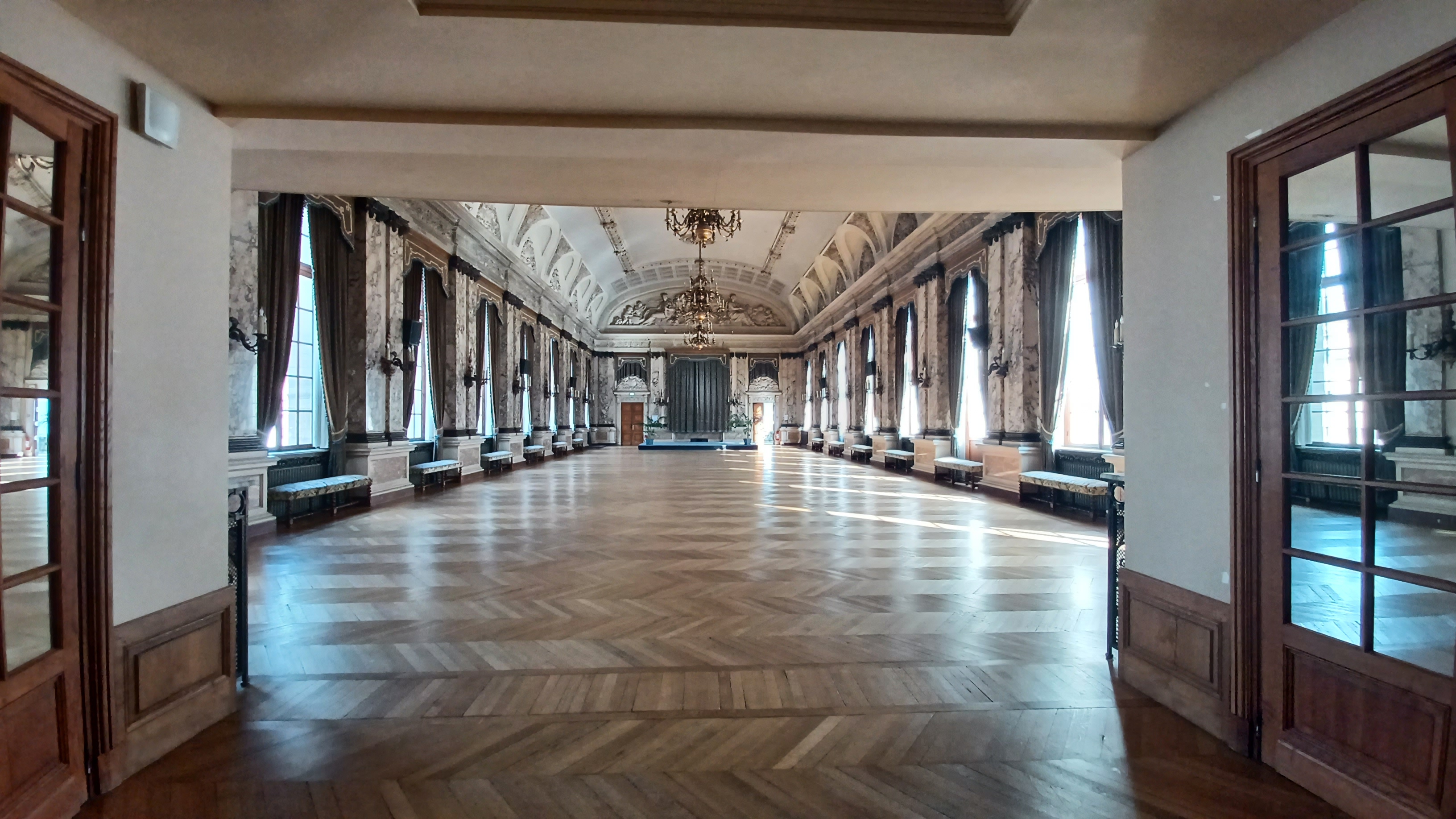Photo de la salle des fêtes de l'hôtel de ville de Troyes